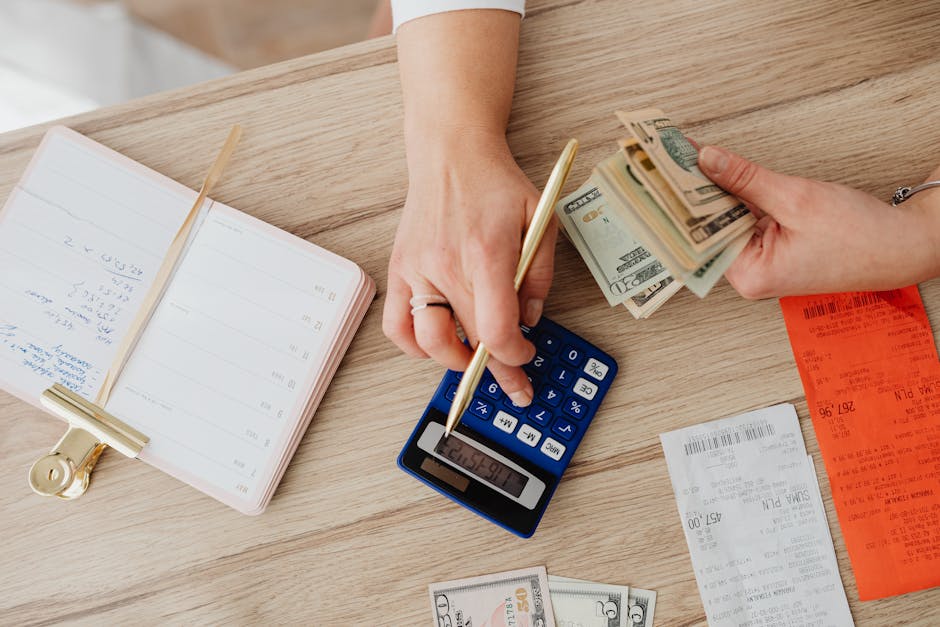 How to Manage Finances While Traveling Long Term