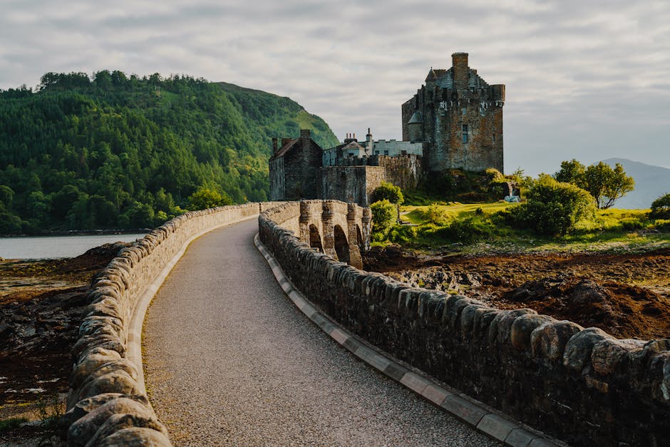 Scotland Travel Guide with Highlands and Castles Guide